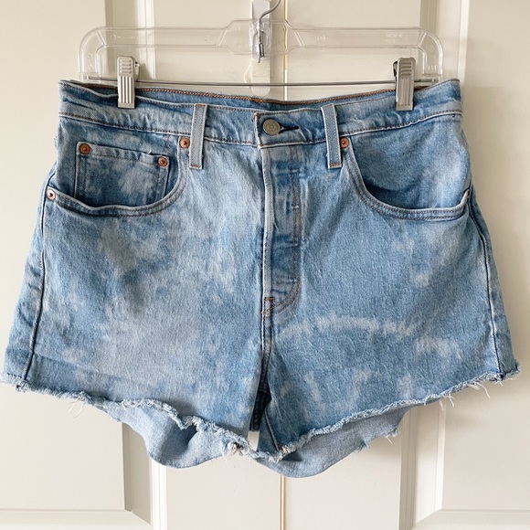Levi's 501 Original Jive Nebula Bleached Tie-Dye Wash Raw Hem Button Fly Shorts - Picture 2 of 11